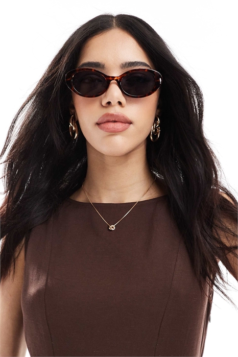 Очки в овальной оправе с черными стеклами артикул 141186181