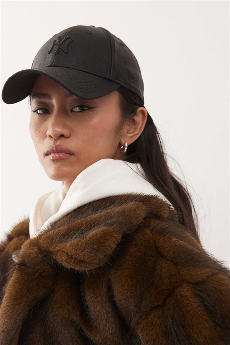 Женская кепка из полиуретана NY Yankees 9forty артикул 154895100