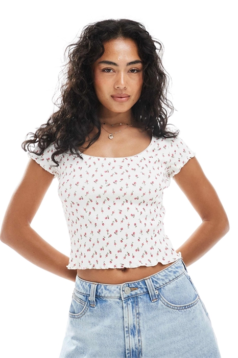 Детская футболка с квадратным вырезом и мелким цветочным принтом артикул 148300446