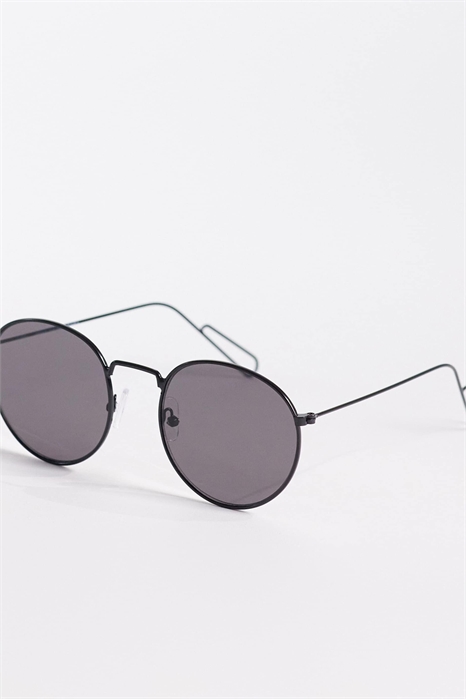 Посмотрите круглые солнцезащитные очки артикул 153789029