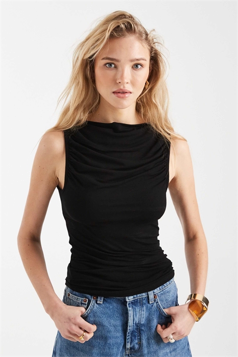 Топ с рюшами спереди и косым вырезом артикул 154603885