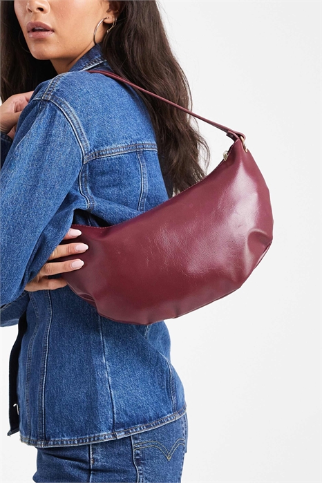 Сумка через плечо в форме полумесяца артикул 149135451