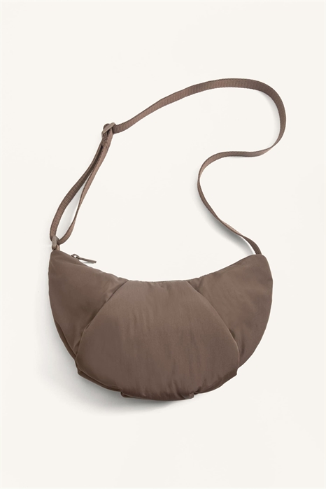 Стеганая сумка через плечо артикул 152929948