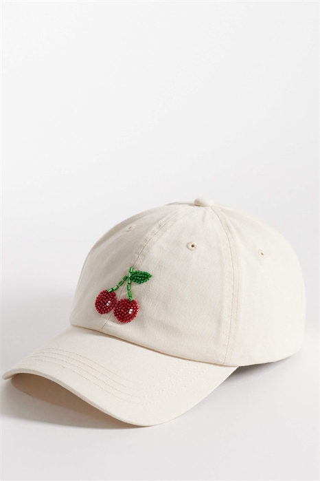 Кепка с вишневыми бусинками артикул 151555479