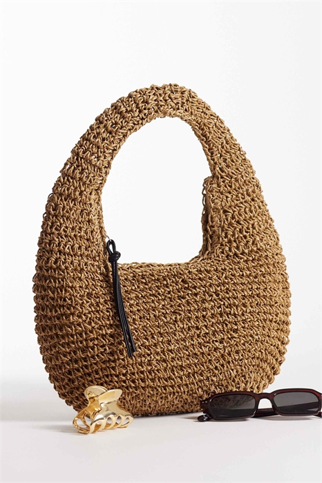 Сумка через плечо с вырезом на плече, связанная крючком из соломенной пряжи артикул 153252439