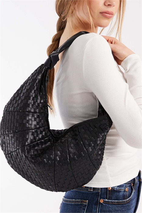 Плетеная сумка через плечо в форме полумесяца артикул 149135479