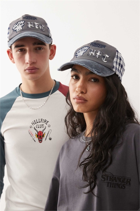 X Кепка «Очень странные дела» унисекс с контрастной клетчатой отделкой и логотипом артикул 149833190