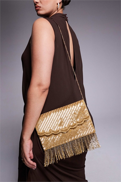 Клатч-конверт с кисточкой артикул 147405788