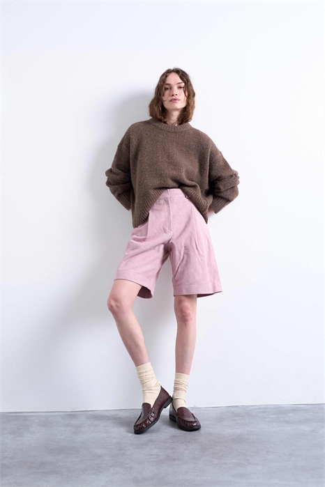 Шорты-лонглайн из натуральной замши премиум-класса артикул 139624448