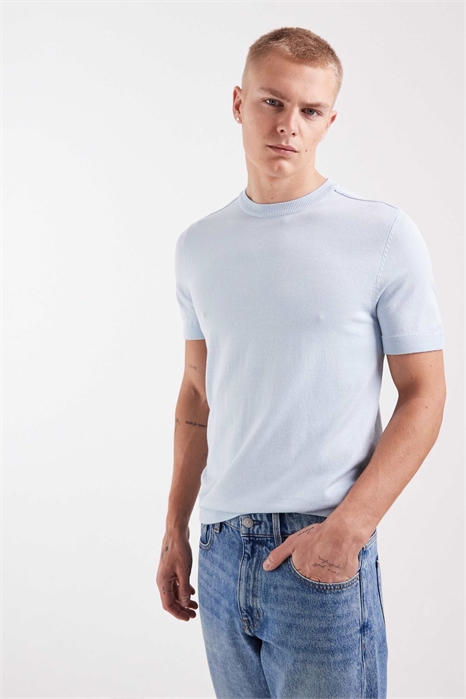 Трикотажная футболка артикул 156249179