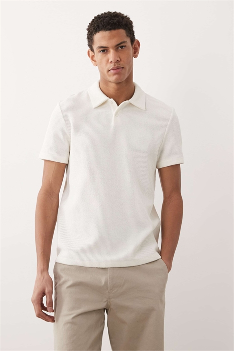 Трикотажная футболка-поло с фактурной текстурой артикул 155036633