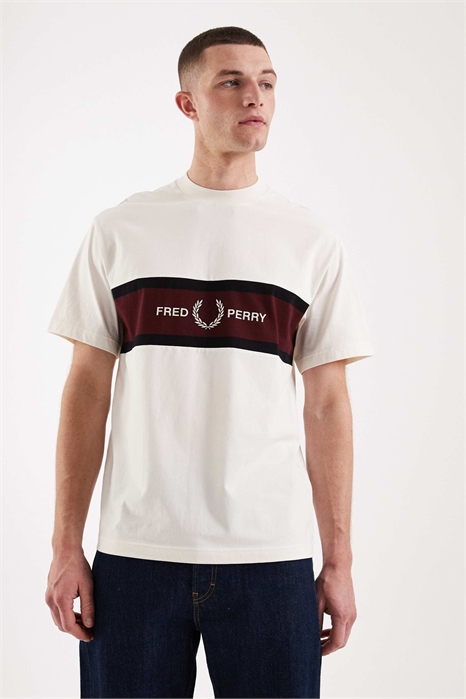 Футболка с вышитым логотипом на вставке артикул 154716202