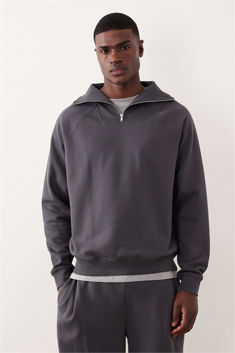 Свитшот с четвертью молнии и свободным кроем артикул 150327136