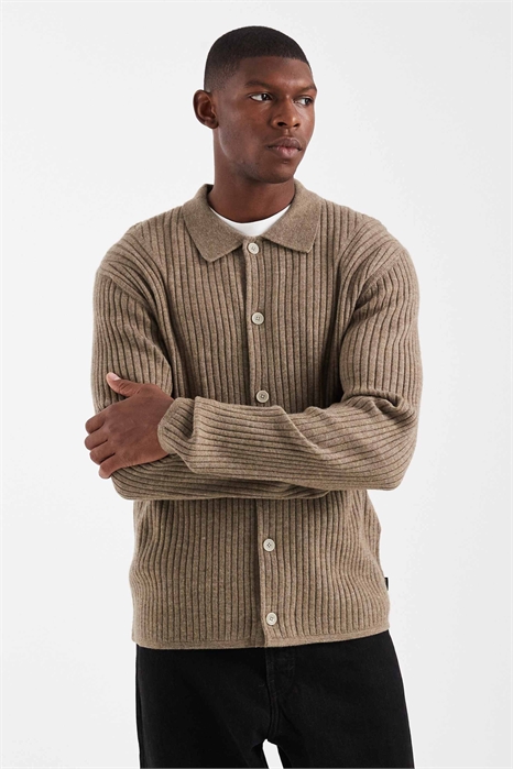 Кардиган премиум-класса с ребристой вязкой и воротником артикул 150432731