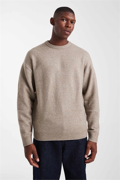 Свитер свободного кроя с круглым вырезом и пушистой текстурой артикул 149999681