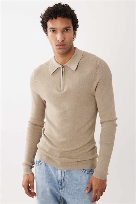 Трикотажная рубашка-поло с длинным рукавом и полузастежкой-молнией из ткани Muscle Fit артикул 149427562