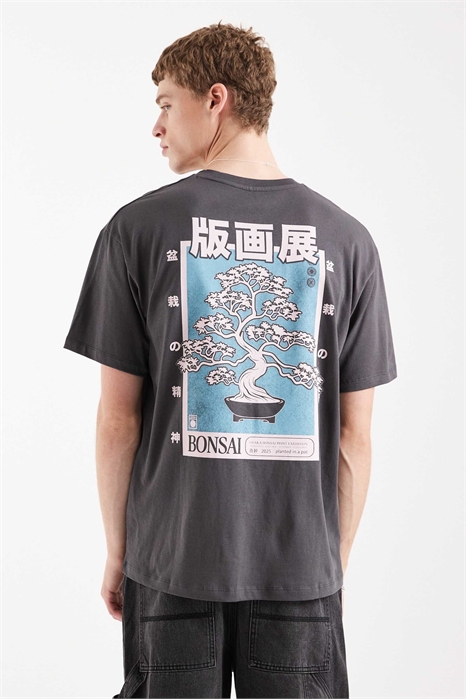 Футболка с принтом в виде дерева бонсай на спине артикул 152594211