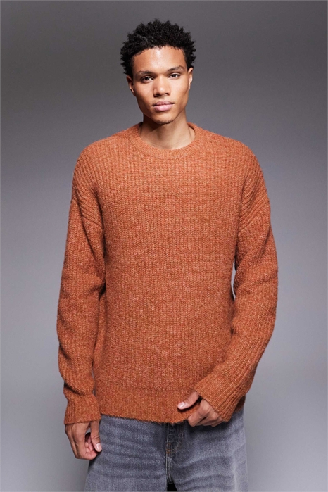 Свободный вязаный свитер с круглым вырезом артикул 149429864