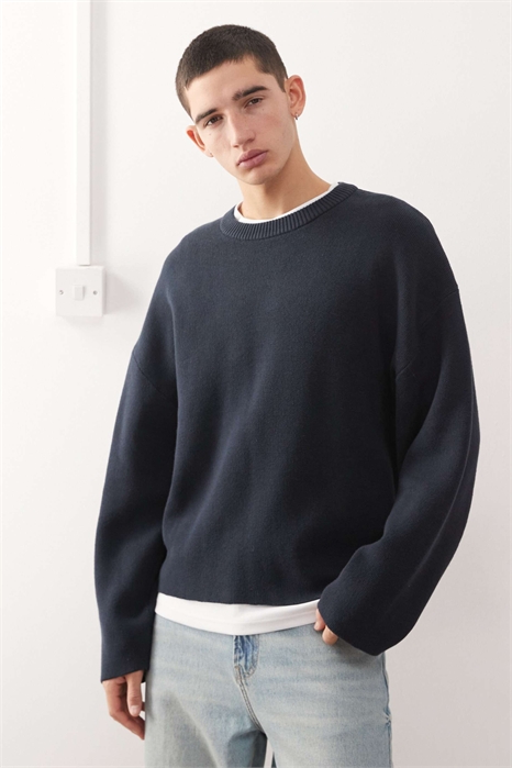 Свободный свитер прямого кроя артикул 151556307