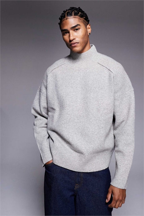 Свитер с воротником-воронкой из шерстяной смеси, очень большого размера артикул 147472181