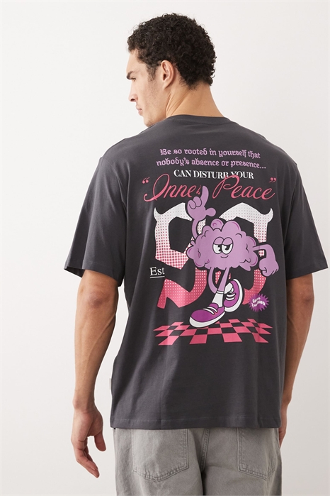 Футболка свободного кроя с мультяшным принтом артикул 154767575