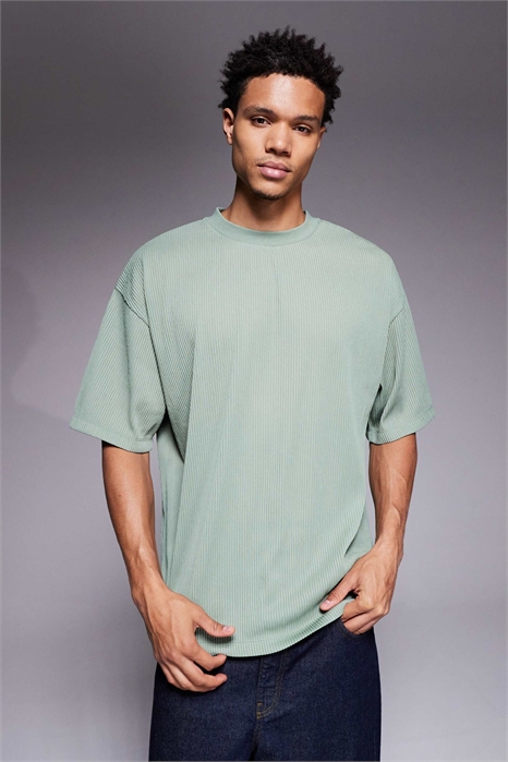 Футболка свободного кроя артикул 152473692