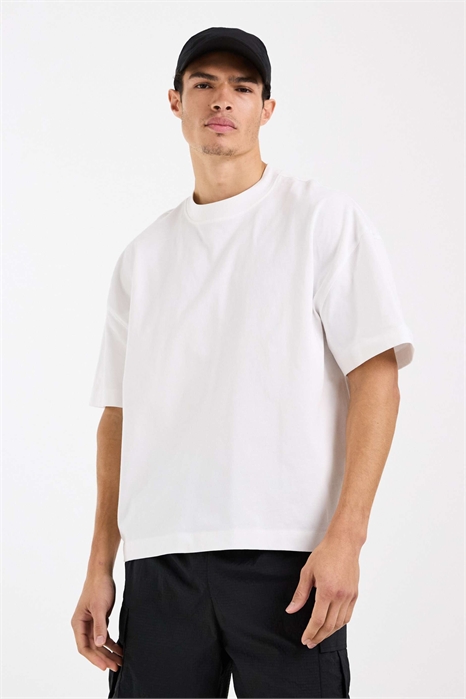 Футболка из плотного хлопка свободного кроя с заниженными плечами и технологией быстрого высыхания артикул 153401804