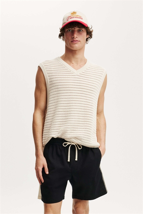 Простой короткий артикул 148938617