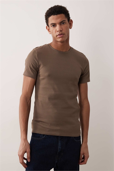 Футболка Essentials с облегающим кроем артикул 148890162