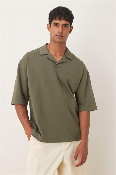 Полурукавная рубашка-поло с отложным воротником из плотной ткани большого размера артикул 151096351