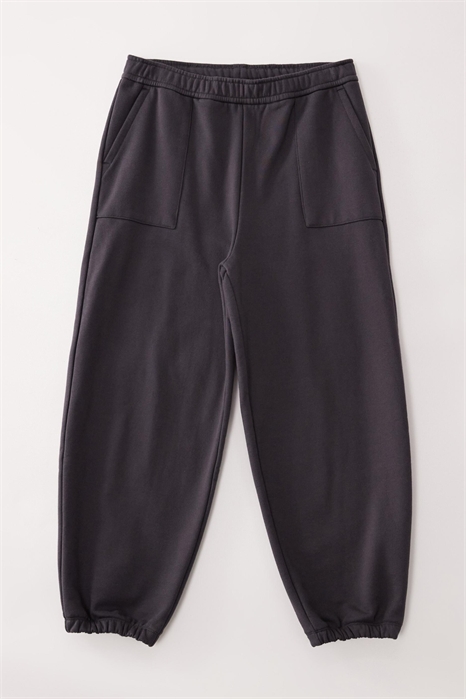 Джоггеры с широкими манжетами и очень плотной тканью артикул 148781486