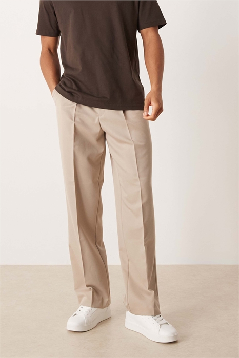 Стильные брюки с широкими брючинами и складками спереди артикул 144139097