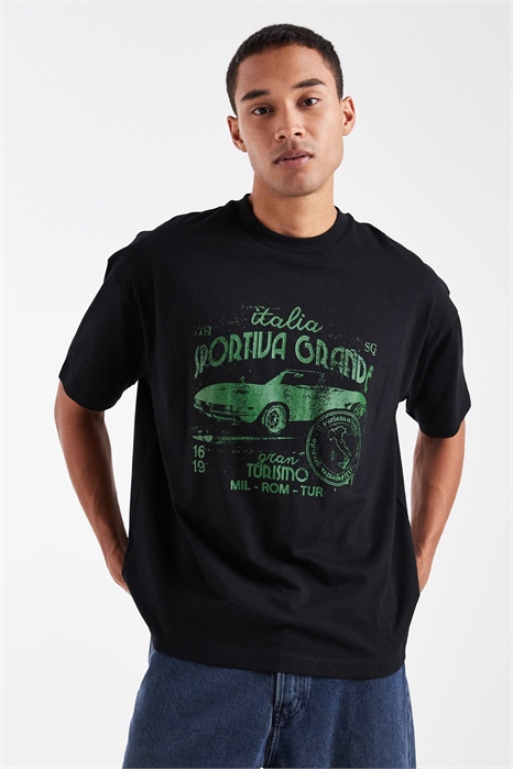 Футболка свободного кроя с уличным принтом артикул 149384813