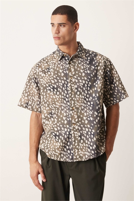 Рубашка с крупным принтом под шкуру животного артикул 148446447
