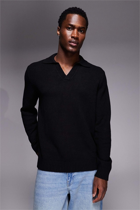 Свободный вязаный пушистый свитер-поло с вырезом артикул 149427698