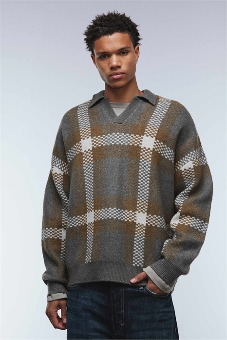 Свитер-поло с вырезом на шее из толстой вязки артикул 149996575