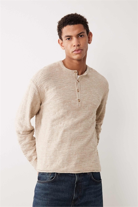 Топ с длинными рукавами и пуговицами в стиле хенли артикул 155638807