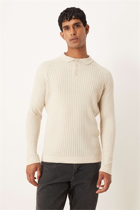 Трикотажная футболка-поло с длинным рукавом из ткани Muscle Fit артикул 150563099