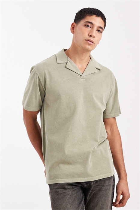 Поло с отложным воротником из плотной ткани артикул 150368834