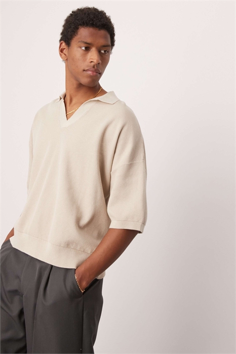 Поло с вырезом и крупной вязкой артикул 140701587