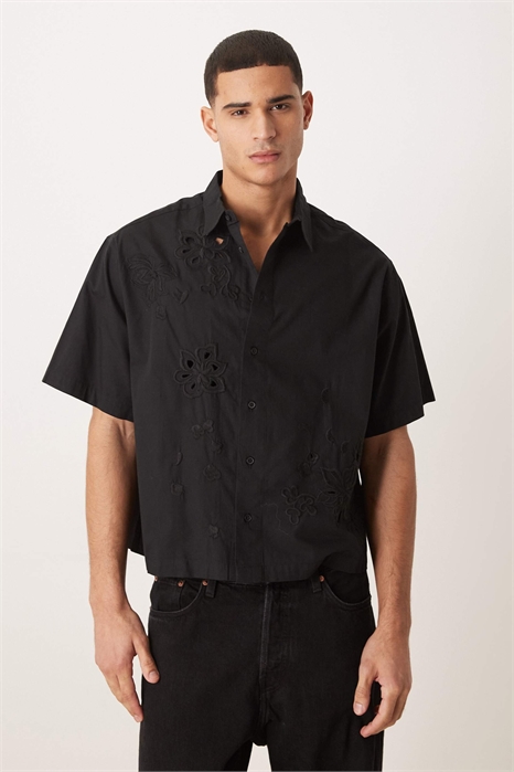 Рубашка премиум-класса свободного кроя с цветочной вышивкой артикул 149635048