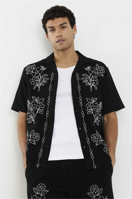 Рубашка свободного кроя с цветочной вышивкой артикул 155894859