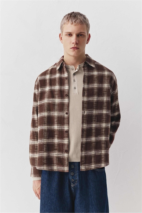 Футболка в клетку с длинными рукавами артикул 155723895