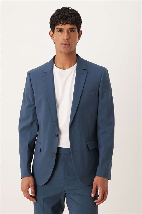 Приталенный пиджак артикул 150369395