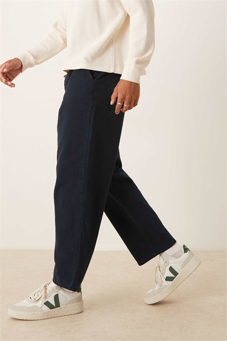 Брюки свободного кроя с зауженными штанинами артикул 148699169