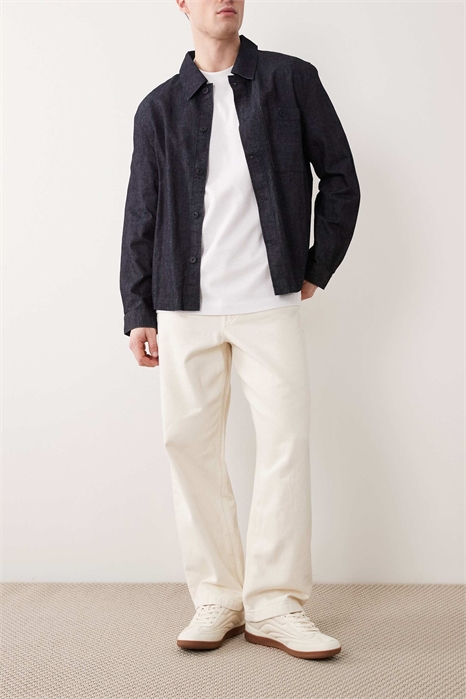 Широкие прямые брюки цвета экрю с ремнем артикул 155244550