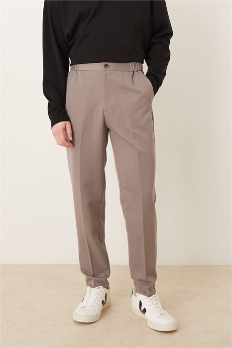 Стильные брюки зауженного кроя артикул 151057781