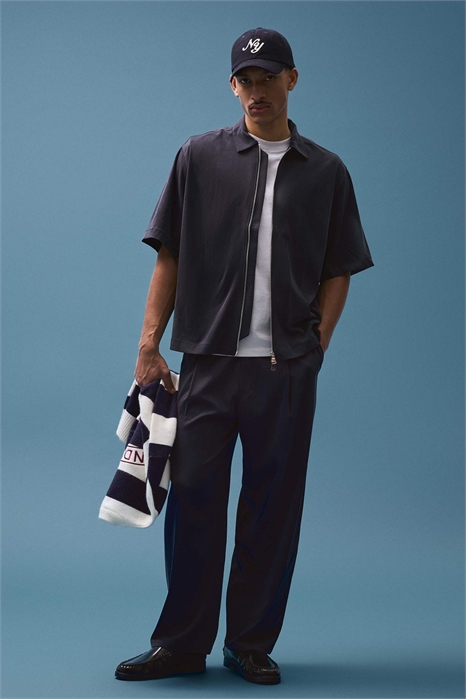 Брюки свободного кроя с вытачками артикул 156035180