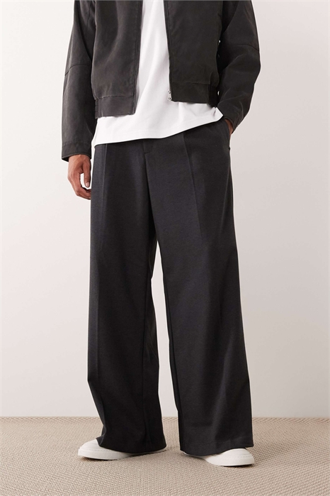 Брюки свободного кроя из плотной ткани артикул 149436102