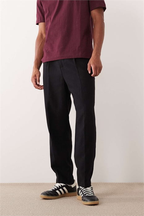 Стильные брюки свободного кроя с зауженными штанинами из смесовой ткани с добавлением шерсти артикул 149924698